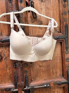 Women’s Nude Supportive Padded Bra NWOT 38G/40F